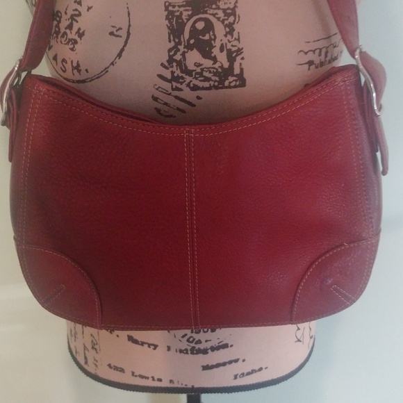 Liz Claiborne Handbags - Liz Claiborne RED LEATHER SMALL HOBO HANDBAG